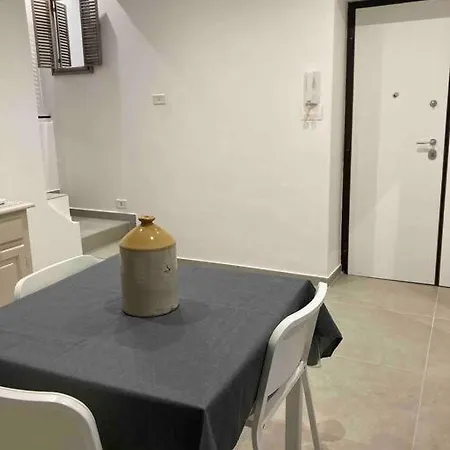 Center And Station Бари