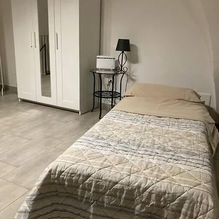 Center And Station Бари