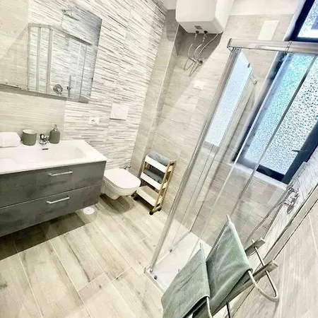 Center And Station * Бари