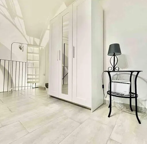 Center And Station * Bari